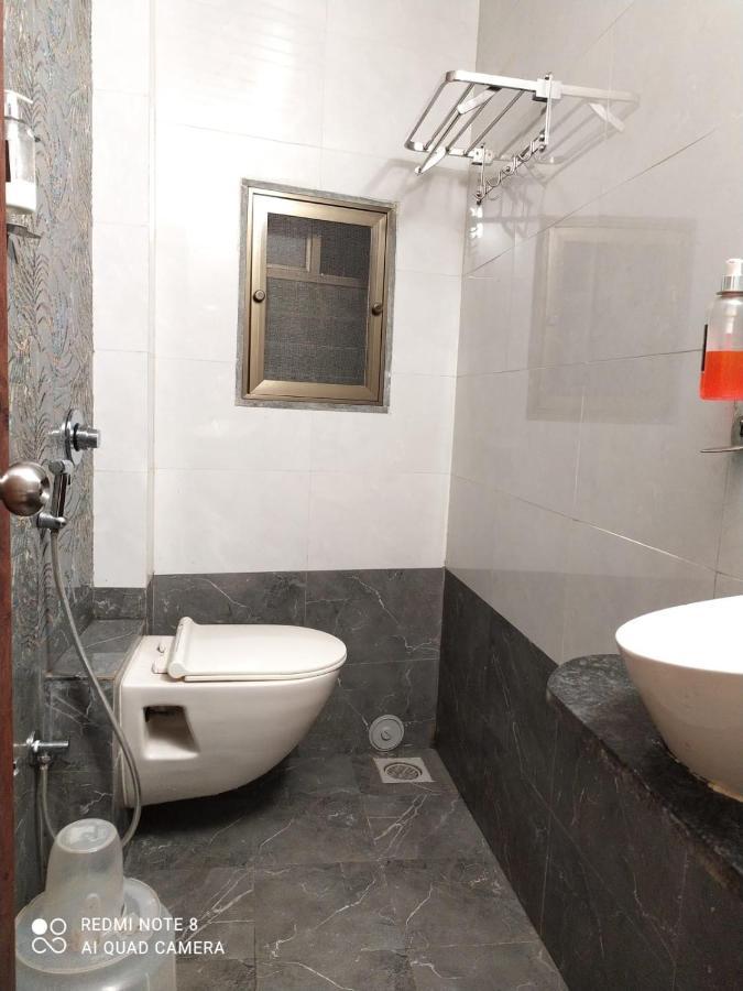 U Life Hotel Mumbai  Buitenkant foto